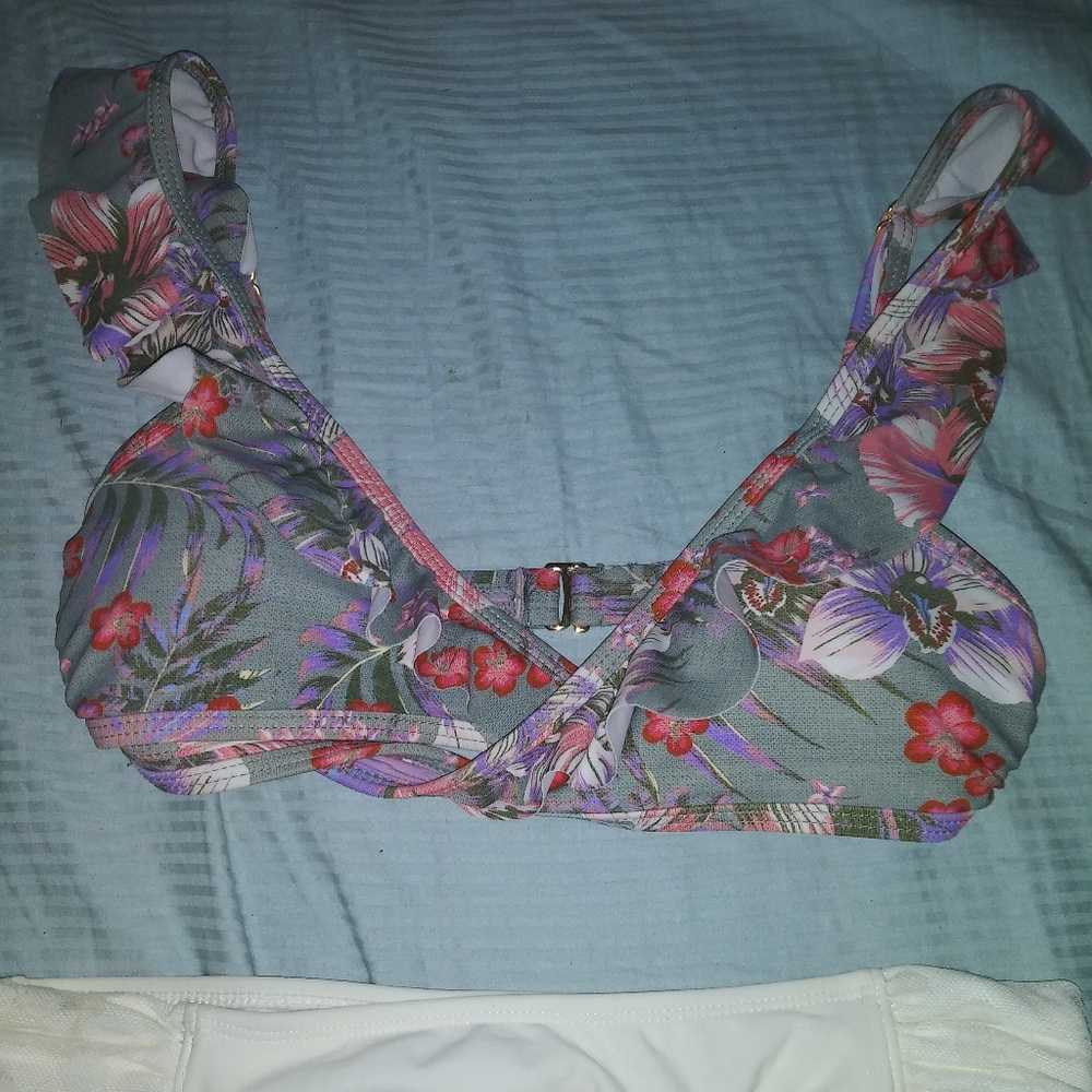 Bathing suit set - Picture 3 of 3